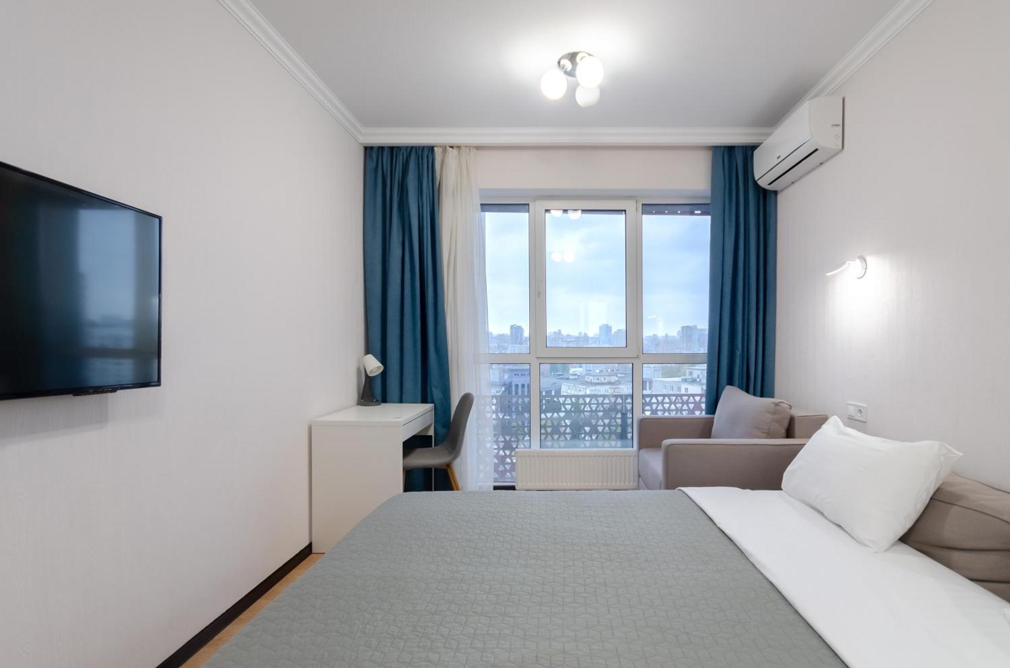 Petrovdom 41B-59B-90B-77B Stunning City View Apartments At Rc Kvartet, Central Railway Station Kiev Eksteriør billede
